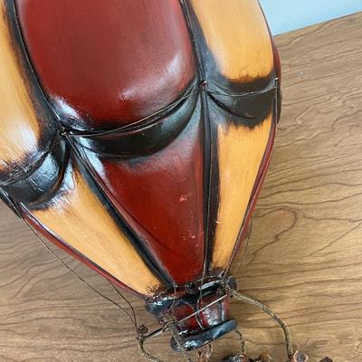LOT 90L: Vintage Resin Hanging Hot Air Balloon