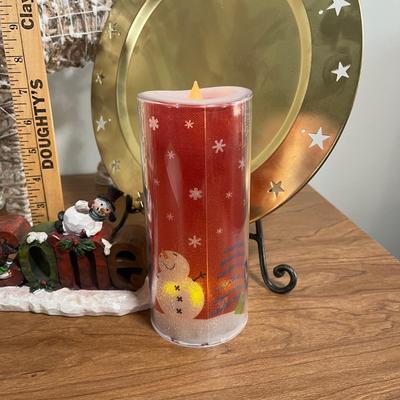 LOT 94L: Christmas Home Decor Collection