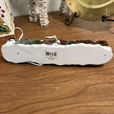 LOT 94L: Christmas Home Decor Collection