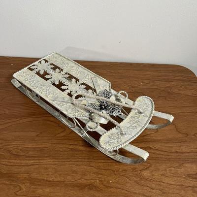 LOT 94L: Christmas Home Decor Collection