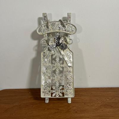 LOT 94L: Christmas Home Decor Collection