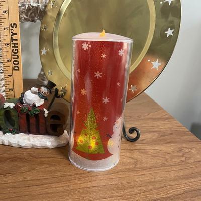 LOT 94L: Christmas Home Decor Collection
