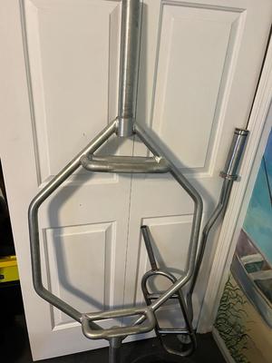 LOT 101W: Weightlifting Lot - Weight Plates, Rack, Bars - More Than 300 Pounds of Weight