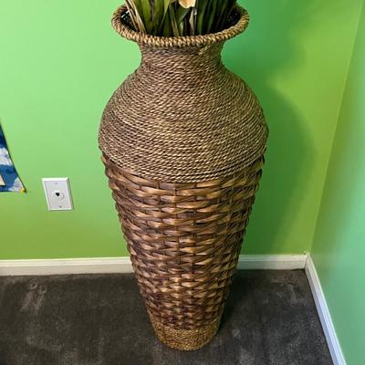 LOT 106B: Home Decor - Mirror, Tapestry, Basket, Wall Art