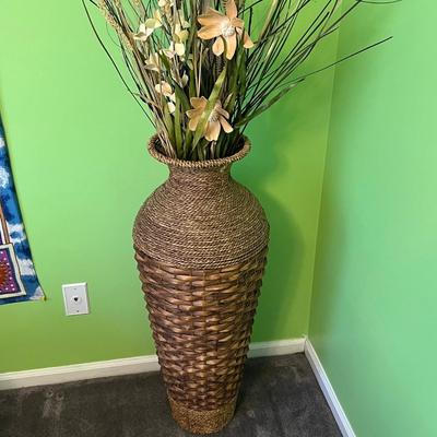 LOT 106B: Home Decor - Mirror, Tapestry, Basket, Wall Art