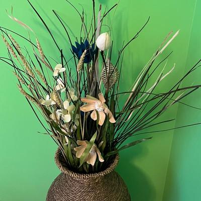 LOT 106B: Home Decor - Mirror, Tapestry, Basket, Wall Art