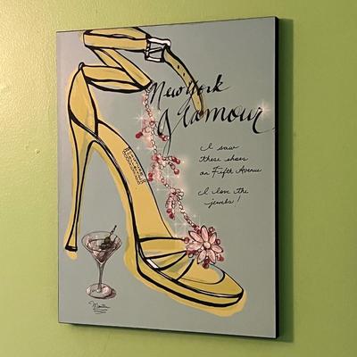 LOT 106B: Home Decor - Mirror, Tapestry, Basket, Wall Art