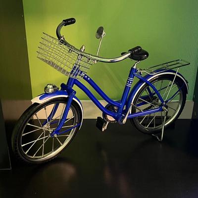 LOT 107B: Home Decor - Marilyn Monroe Poster, Tinkerbell Windchimes and More