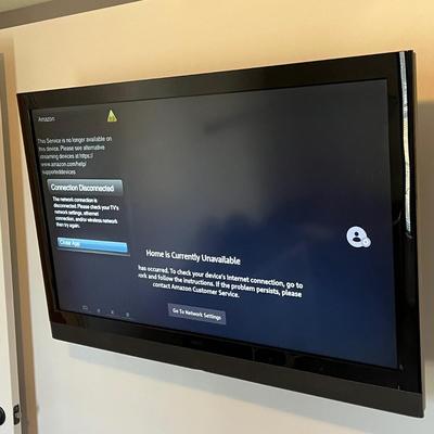 LOT 110X: Vizio 42" 3D LCD HDTV Smart TV Model E3D420VX + Amazon Firestick