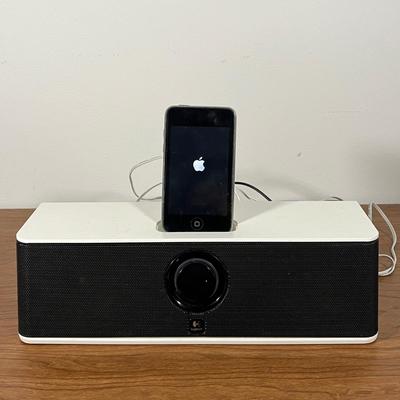 LOT 116F: Apple iPod Touch 8GB and Logitech Docking Speaker