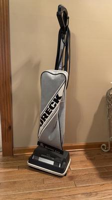 LOT 177H: Oreck XL Vacuum Model XL2800H2