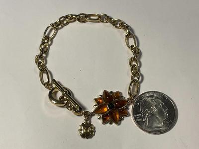 Vintage "Monet" Gold-tone Enameled Charm 7.5" Bracelet in VG Preowned Condition as Pictured. FREE DOMESTIC SHIPPING.