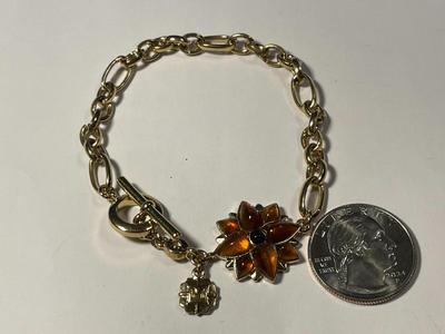 Vintage "Monet" Gold-tone Enameled Charm 7.5" Bracelet in VG Preowned Condition as Pictured. FREE DOMESTIC SHIPPING.