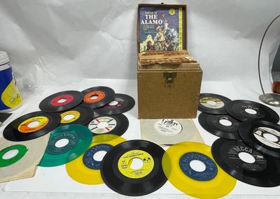 Lots of 45 rpm vinyl records in case - rare labels, yellow vinyl, green vinyl, Beatles, Walt Disney, Little Richard, etc