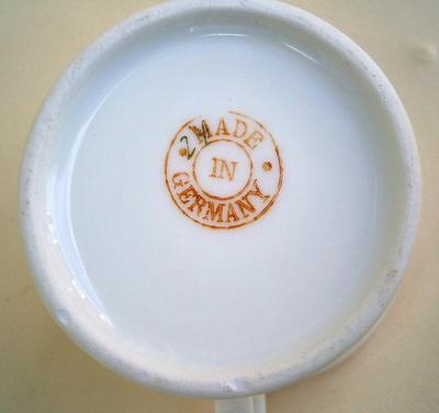 Souvenir Cup from BRITTANIA PIER YARMOUTH England