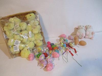 New Easter Decorations Chicks Lambs Eggs