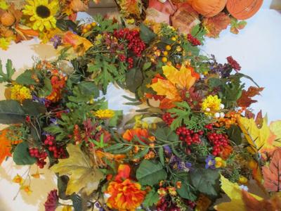 Fall Wreaths & Foliage #131