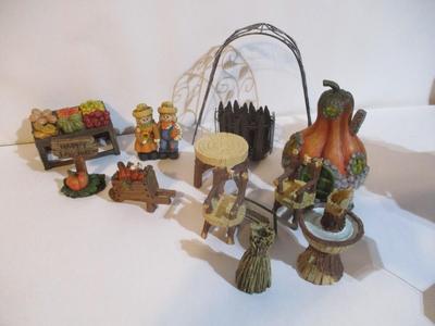 Resin Fall Figurines #192