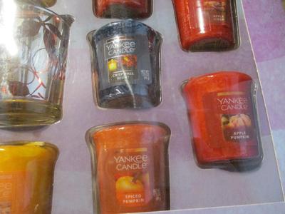 New Yankee Candle 12 Sampler Candles Gift Set