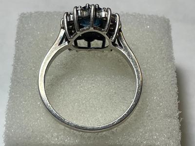 VINTAGE PREOWNED STERLING SILVER .925 CZ COCKTAIL RING (RING SIZE-9.25) IN VERY GOOD PREOWNED CONDITION.