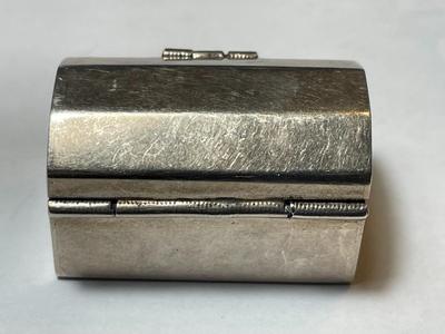 VINTAGE TAXCO MEXICO STERLING SILVER HINGED PILL BOX IN GOOD PREOWNED CONDITION.