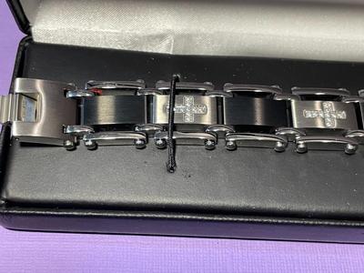 Men's Stainless Steel, Black Link & Real Diamond Cross Bracelet, 8.50" Long in New Never Worn Condition as Pictured....