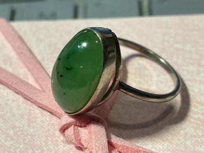 Dainty Preowned Size 7 Jade/Jadeite Ring in Good Condition as Pictured.