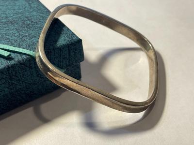 Vintage Solid Square Sterling Silver Heavy Bangle Bracelet in VG Preowned Condition.
