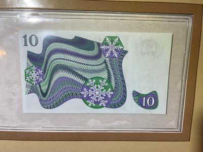 Sweden 10 Krona 1980 Banknote/Currency in Uncirculated Condition by Fleetwood as Pictured.