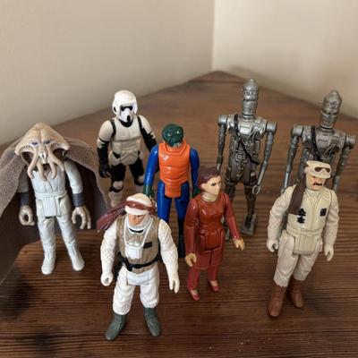 LOT 269: Vintage Star Wars Action Figures w/ Darth Vader Carrying Case