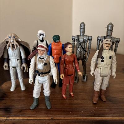 LOT 269: Vintage Star Wars Action Figures w/ Darth Vader Carrying Case