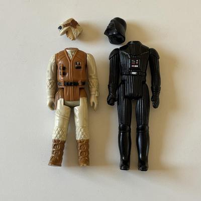 LOT 270: Vintage StarWars Action Figures w/ 1983 C-3PO Carrying Case