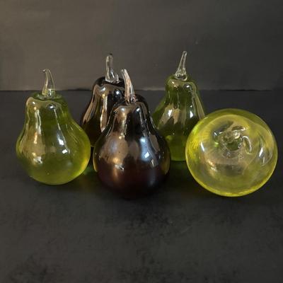 LOT 299: JRS Art Glass Paperweights: Pears & Apple