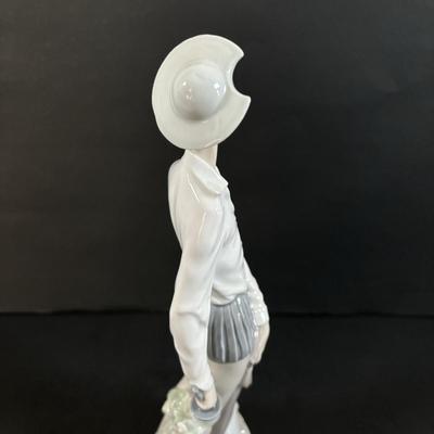 LOT 301: Lladro Figure Don Quixote Standing up Figurine (Missing Sword)
