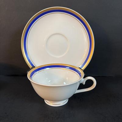 LOT 303: Vintage Teacup Collection: Royal Albert, Parisienne by Royal Jackson, Crown D'or, Aynsley