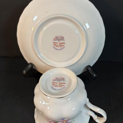 LOT 303: Vintage Teacup Collection: Royal Albert, Parisienne by Royal Jackson, Crown D'or, Aynsley