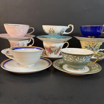 LOT 303: Vintage Teacup Collection: Royal Albert, Parisienne by Royal Jackson, Crown D'or, Aynsley