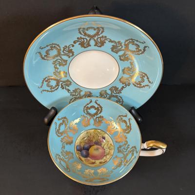 LOT 303: Vintage Teacup Collection: Royal Albert, Parisienne by Royal Jackson, Crown D'or, Aynsley