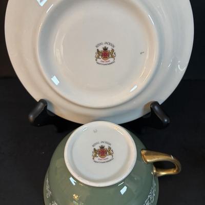 LOT 303: Vintage Teacup Collection: Royal Albert, Parisienne by Royal Jackson, Crown D'or, Aynsley