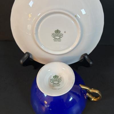 LOT 303: Vintage Teacup Collection: Royal Albert, Parisienne by Royal Jackson, Crown D'or, Aynsley