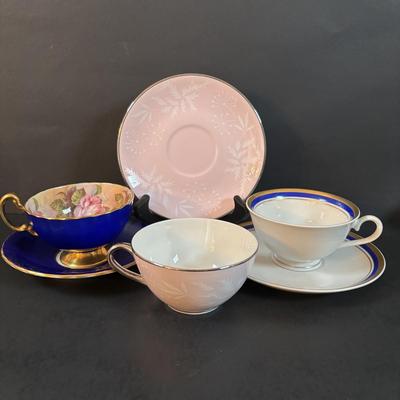 LOT 303: Vintage Teacup Collection: Royal Albert, Parisienne by Royal Jackson, Crown D'or, Aynsley