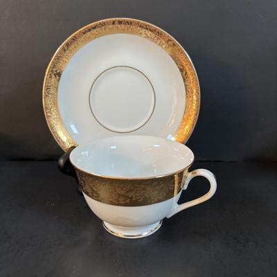 LOT 304: Vintage Teacup Collection Featuring a Wright Tyndale & Van Roden of Philadelphia Limoges Teacup, Bergere Limoges, Shelly...
