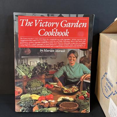 LOT 306: Pyrex Clear & White Colonial Mist Nesting Bowl Set (4), Vintage Georgian Nutmeg Brown Viking Thumbprint Tumblers (10),...