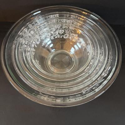 LOT 306: Pyrex Clear & White Colonial Mist Nesting Bowl Set (4), Vintage Georgian Nutmeg Brown Viking Thumbprint Tumblers (10),...