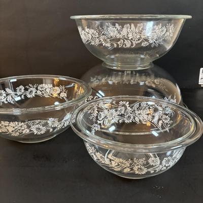 LOT 306: Pyrex Clear & White Colonial Mist Nesting Bowl Set (4), Vintage Georgian Nutmeg Brown Viking Thumbprint Tumblers (10),...