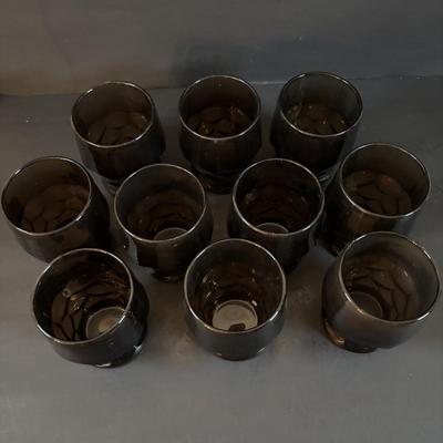 LOT 306: Pyrex Clear & White Colonial Mist Nesting Bowl Set (4), Vintage Georgian Nutmeg Brown Viking Thumbprint Tumblers (10),...