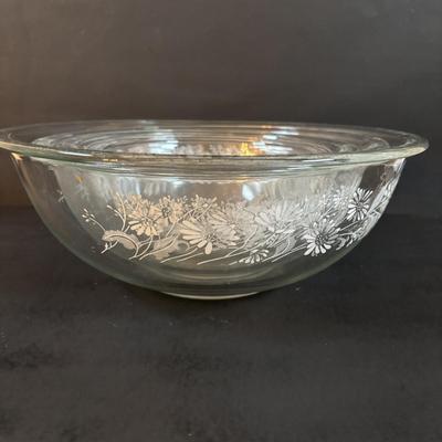 LOT 306: Pyrex Clear & White Colonial Mist Nesting Bowl Set (4), Vintage Georgian Nutmeg Brown Viking Thumbprint Tumblers (10),...