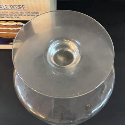 LOT 306: Pyrex Clear & White Colonial Mist Nesting Bowl Set (4), Vintage Georgian Nutmeg Brown Viking Thumbprint Tumblers (10),...