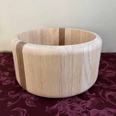 LOT 310: Signed VSL (Val St. Lambert) Crystal Crescent Shaped Fruit Tray/Salad Plates, Signed VSL Platter, Crystal Berry Bowl, FB Rogers...