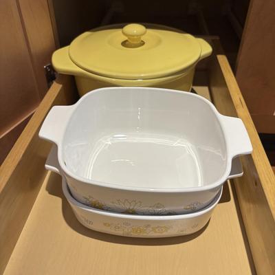 LOT 314: Kitchen Cabinet Cleanout: Corning Ware, Chantal & More